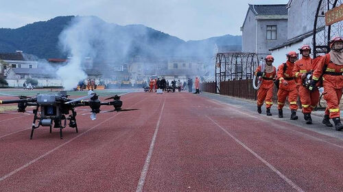 नवीनतम कंपनी समाचार के बारे में बुद्धिमान और कुशल अग्निशमन भागीदारः MYUAV ड्रोन और अग्निशमन के बीच सहयोग का अनावरण