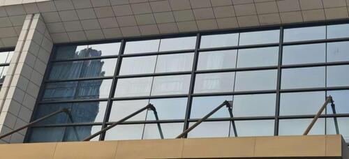 नवीनतम कंपनी समाचार के बारे में MYUAV उच्च ऊंचाई सफाई यूएवी, चेंगदू मानकीकृत संचालन से हरित सफाई का अभ्यास