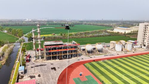 नवीनतम कंपनी समाचार के बारे में MYUAV FC100 डबल-ट्रेडेड हाई-अल्टिट्यूड फायर फाइटिंग यूएवी ने ताइज़ौ में सफल प्रदर्शन पूरा किया, वास्तविक दुनिया के परिदृश्यों में उच्च-ऊंचाई पर आग बुझाने की क्षमता का सत्यापन किया